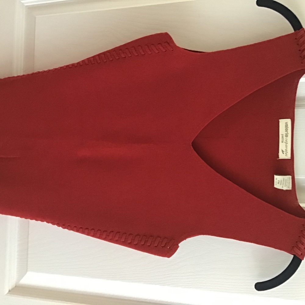 Red top - Picture 2 of 3